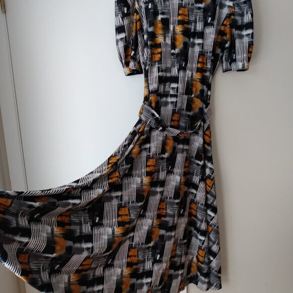 Mennonite Cape Dress 43"B 39"W Black Yellow Stretchy Full Skirted Puffed Sleeves - Picture 3 of 11